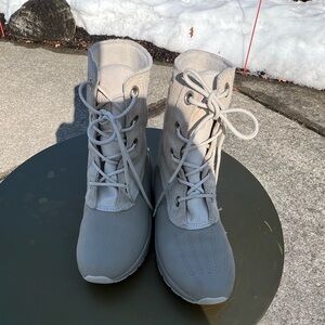 Columbia Women's Light Beige Winter Boots